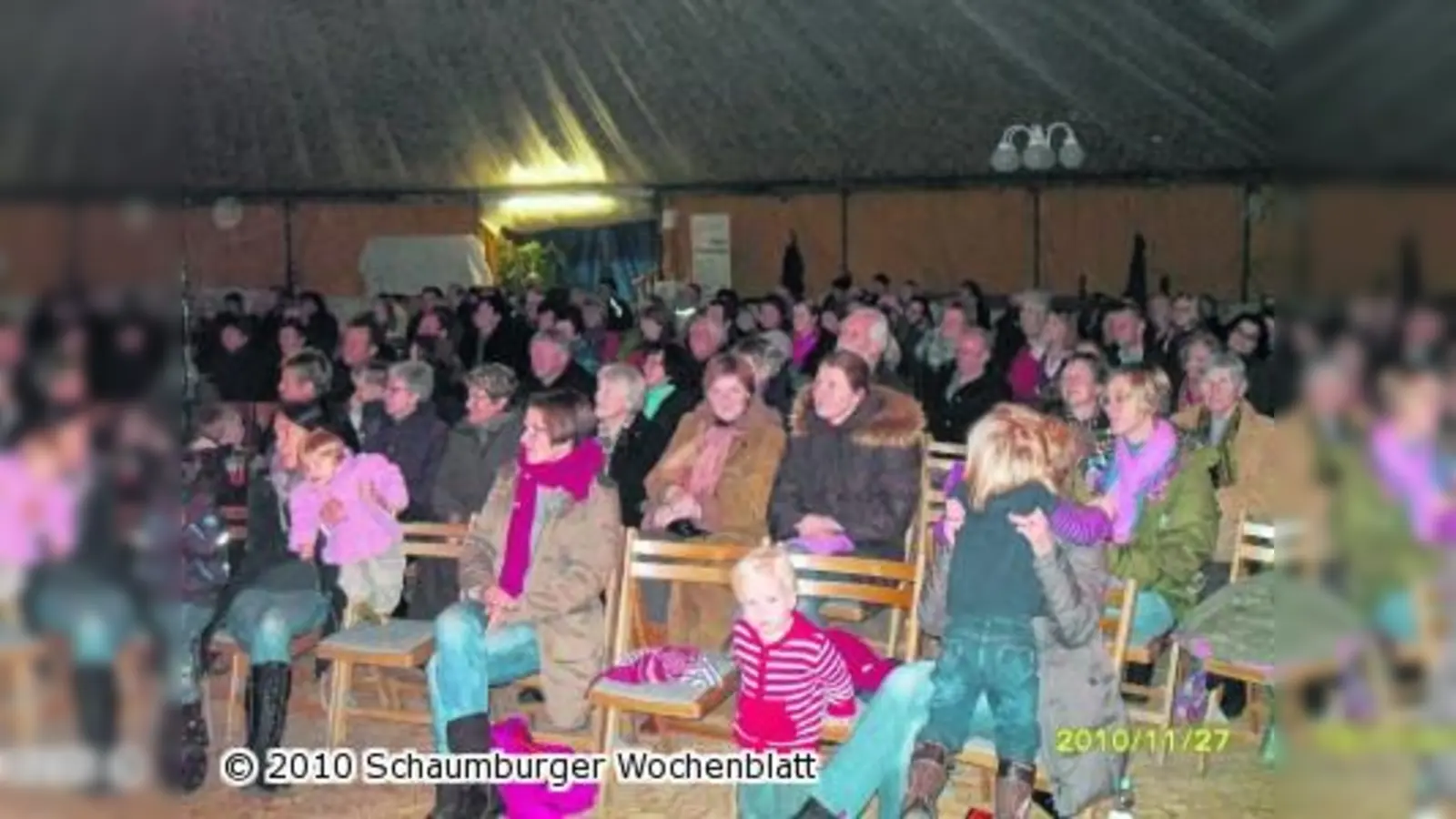 Posaunenklänge ertönen im Zelt beim Gottesdienst zum Advent (Foto: red)