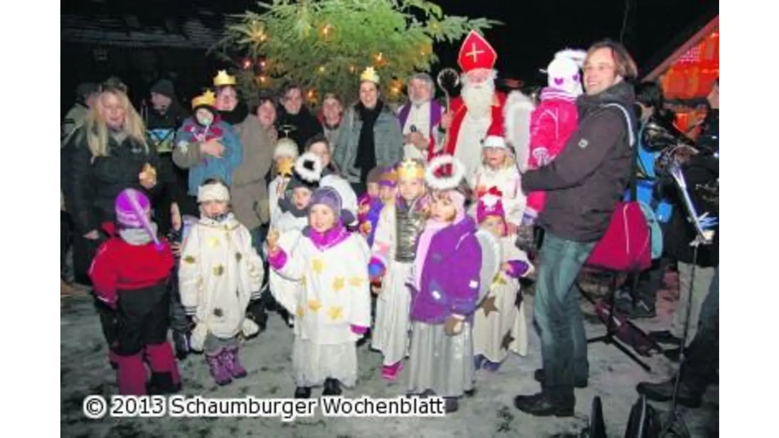 Große Engelsschar besucht den Dorfplatz (Foto: gi)