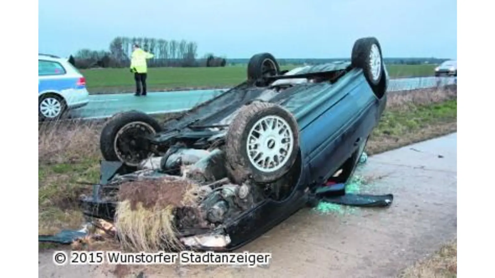 Golf Cabrio überschlägt sich (Foto: gi)