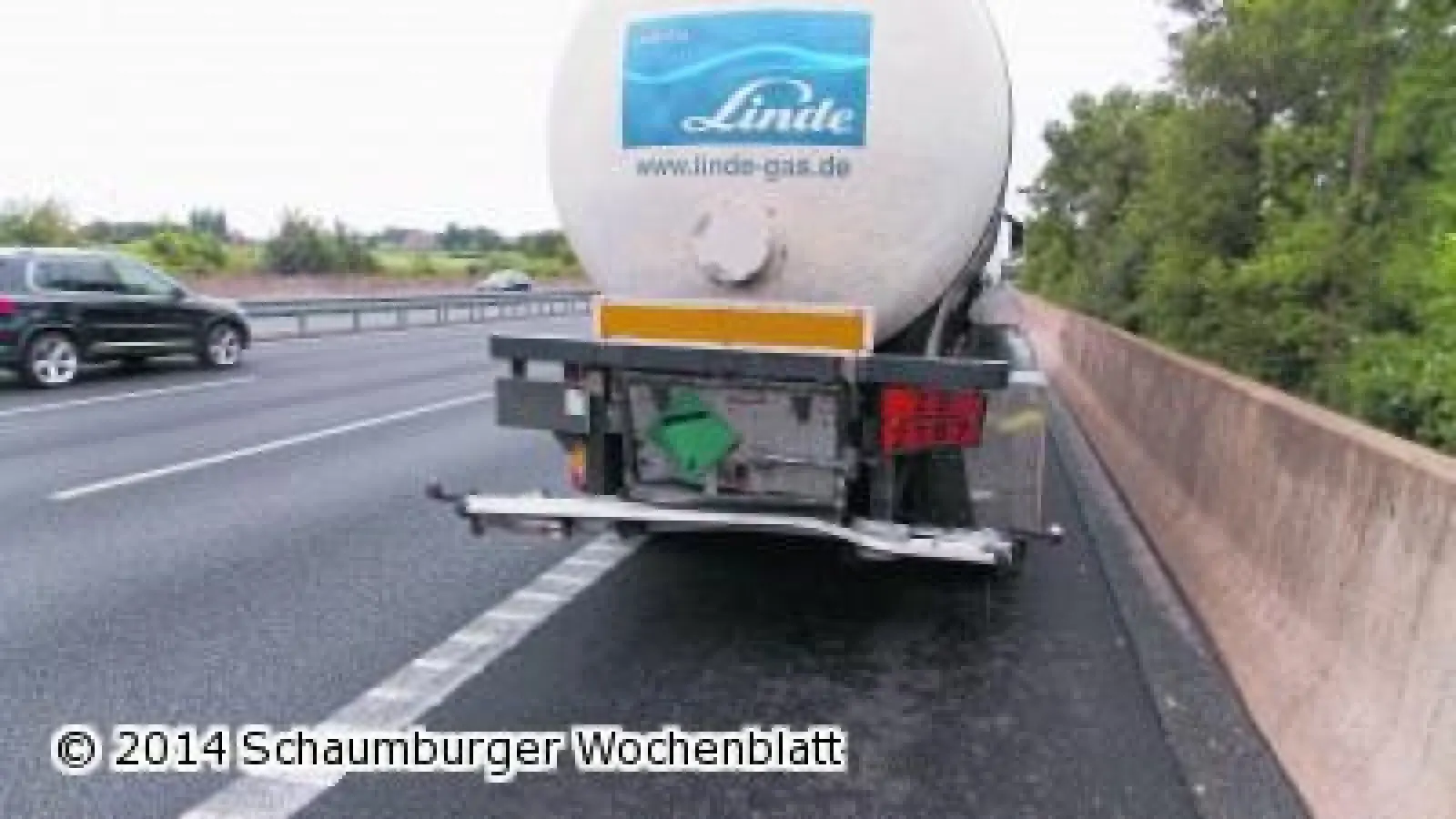 Gefahrgutlastwagen in Unfall verwickelt (Foto: em)
