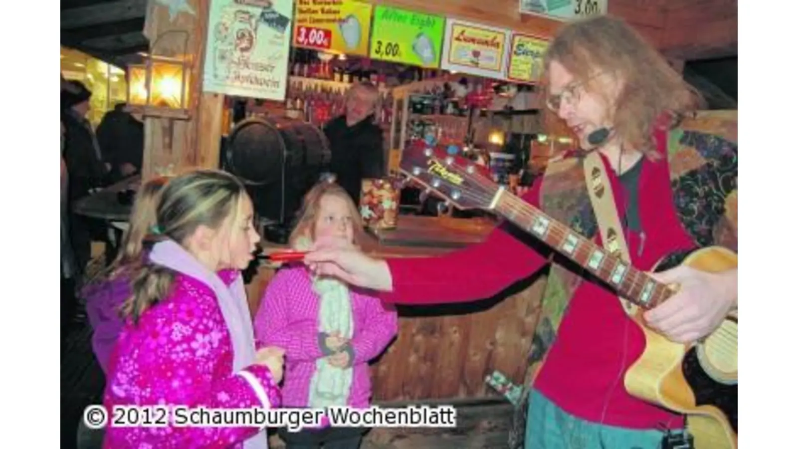 Reichlich Programm im Hüttendorf (Foto: ste)
