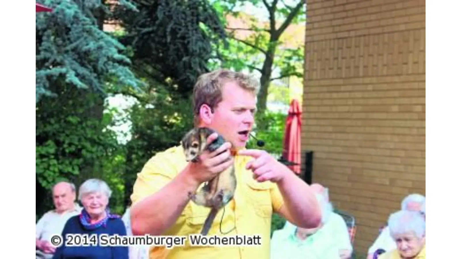 Rollender Zoo gastiert im Kreisaltenzentrum (Foto: ag)