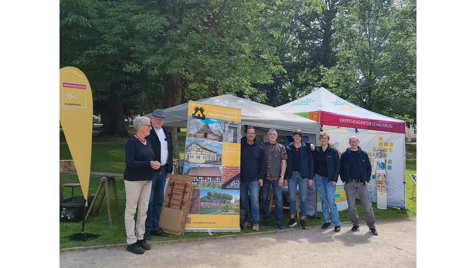 Die Teams von Energieagentur und IG Bauernhaus informieren auf der Laga.  (Foto: privat)