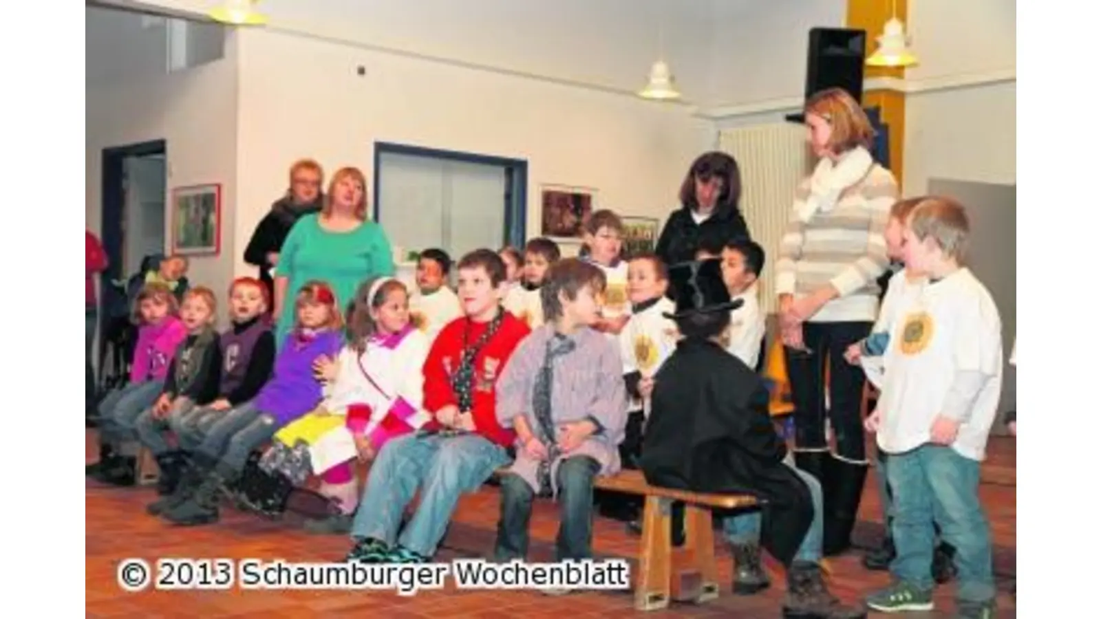 Junges Ensemble bringt Theaterstück auf die Bühne (Foto: bb)