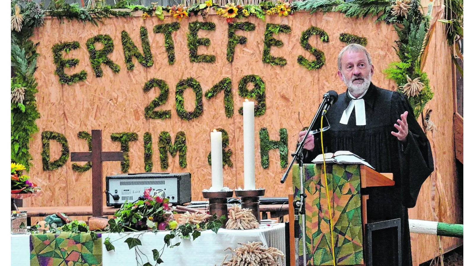 Toller Gottesdienst in der Reithalle zum Erntedank (Foto: bt)