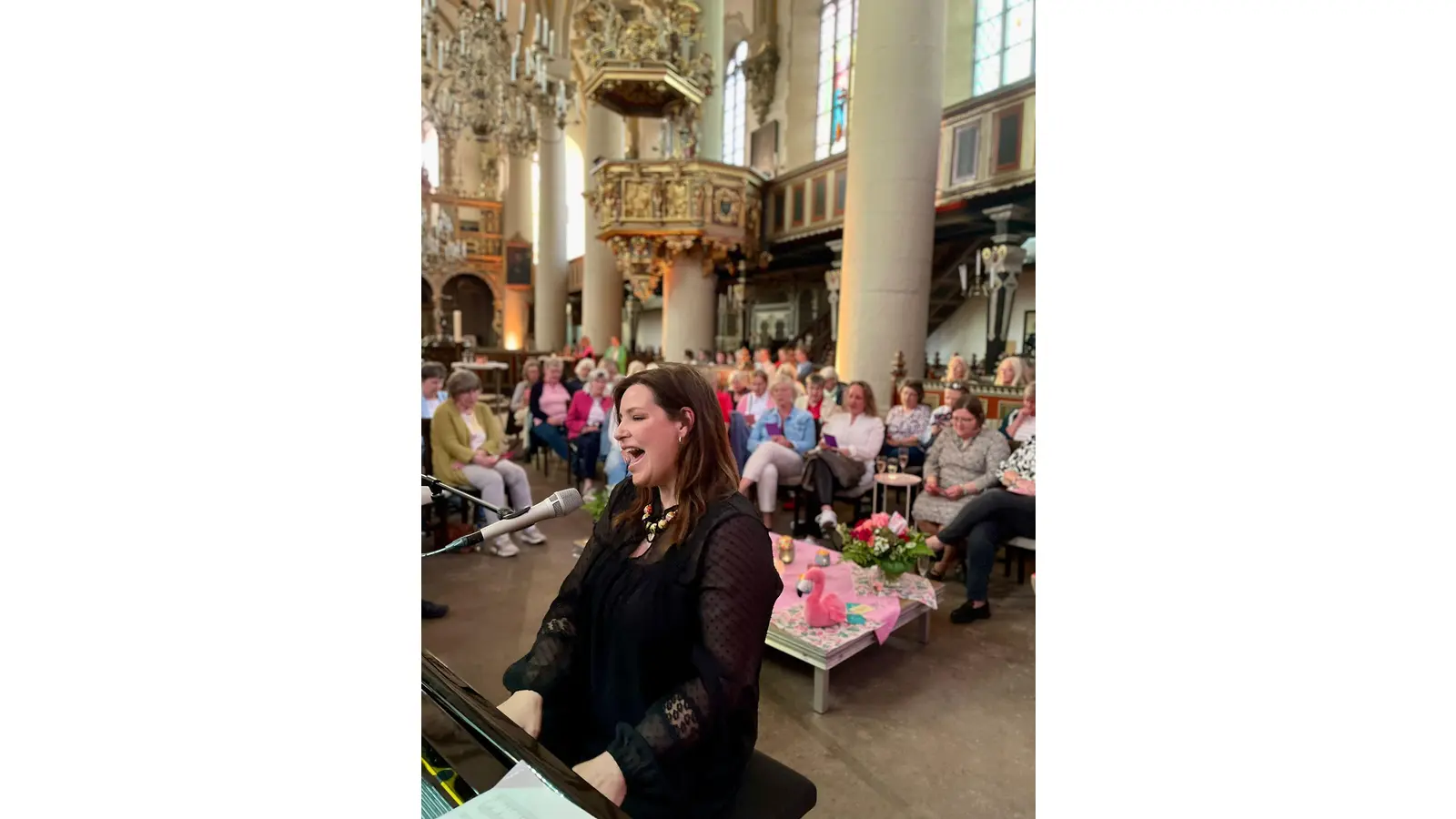 Steffi Feindt am Flügel. (Foto: privat)