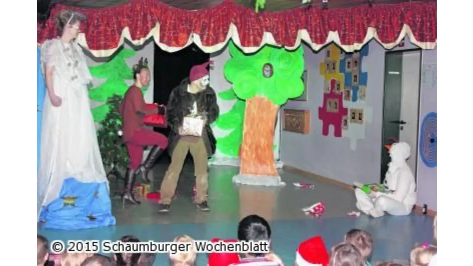 Olaf der Weihnachts-Schneemann verliert seine schönen Geschenke (Foto: red)