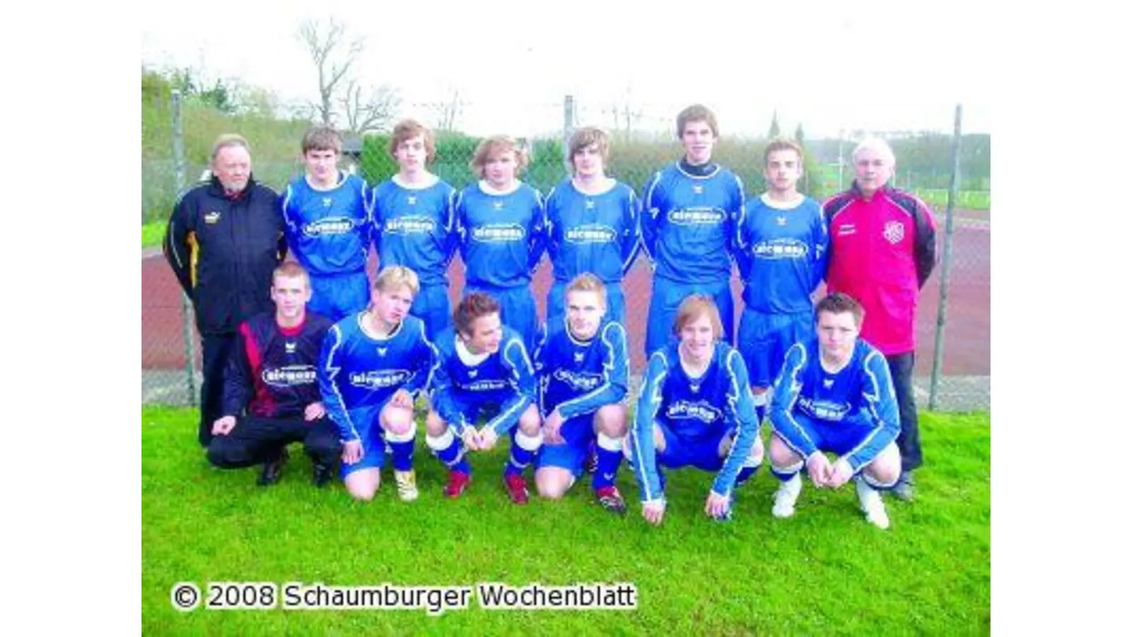 A-Junioren strahlen in neuem Outfit (Foto: red)