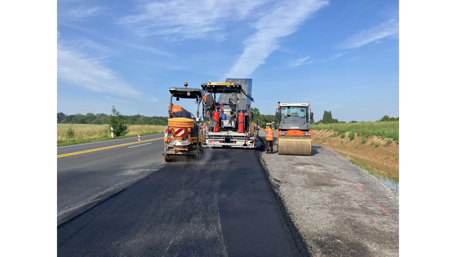 Die Arbeiten am Knotenpunkt zur Parkplatzzufahrt sind bald abgeschlossen.  (Foto: privat)