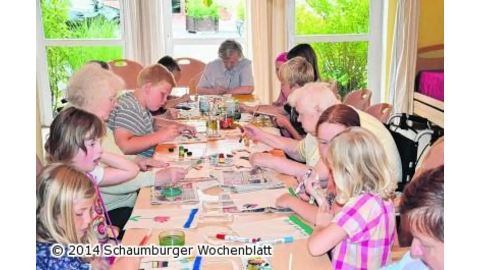 Jung und Alt am Tisch vereint (Foto: bt)