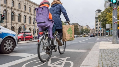 Wie sicher sind die Radwege? Auch diese Frage ist teil des Fahrradklima-Testes. (Symbolbild: Battermann, Josefine)