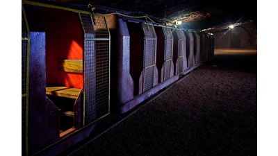Die Kinder fahren mit der Grubenbahn auf den Spuren des Bergmanns Willi. (Foto: © BBMK/Thomas M. Weber)