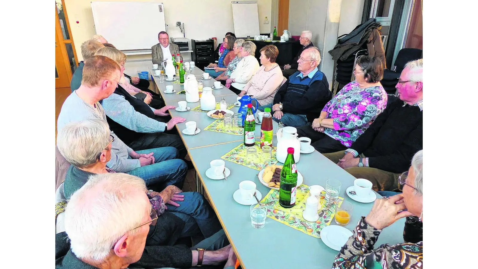 Karl-Heinz Buchholz outet sich als großer Fan der Süntelbuchen (Foto: km)