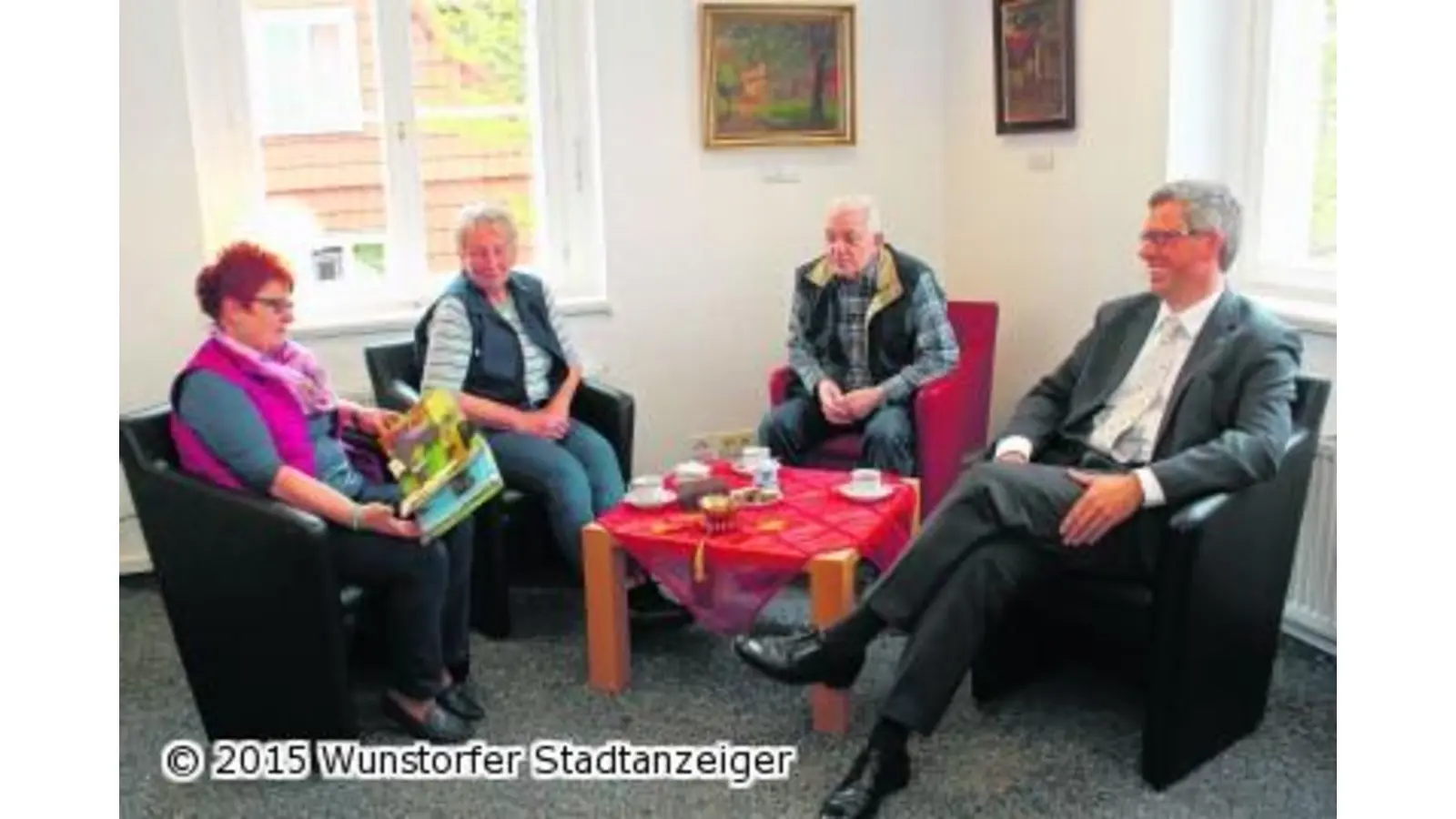 Gemeinsam lesen und auch miteinander klönen (Foto: tau)