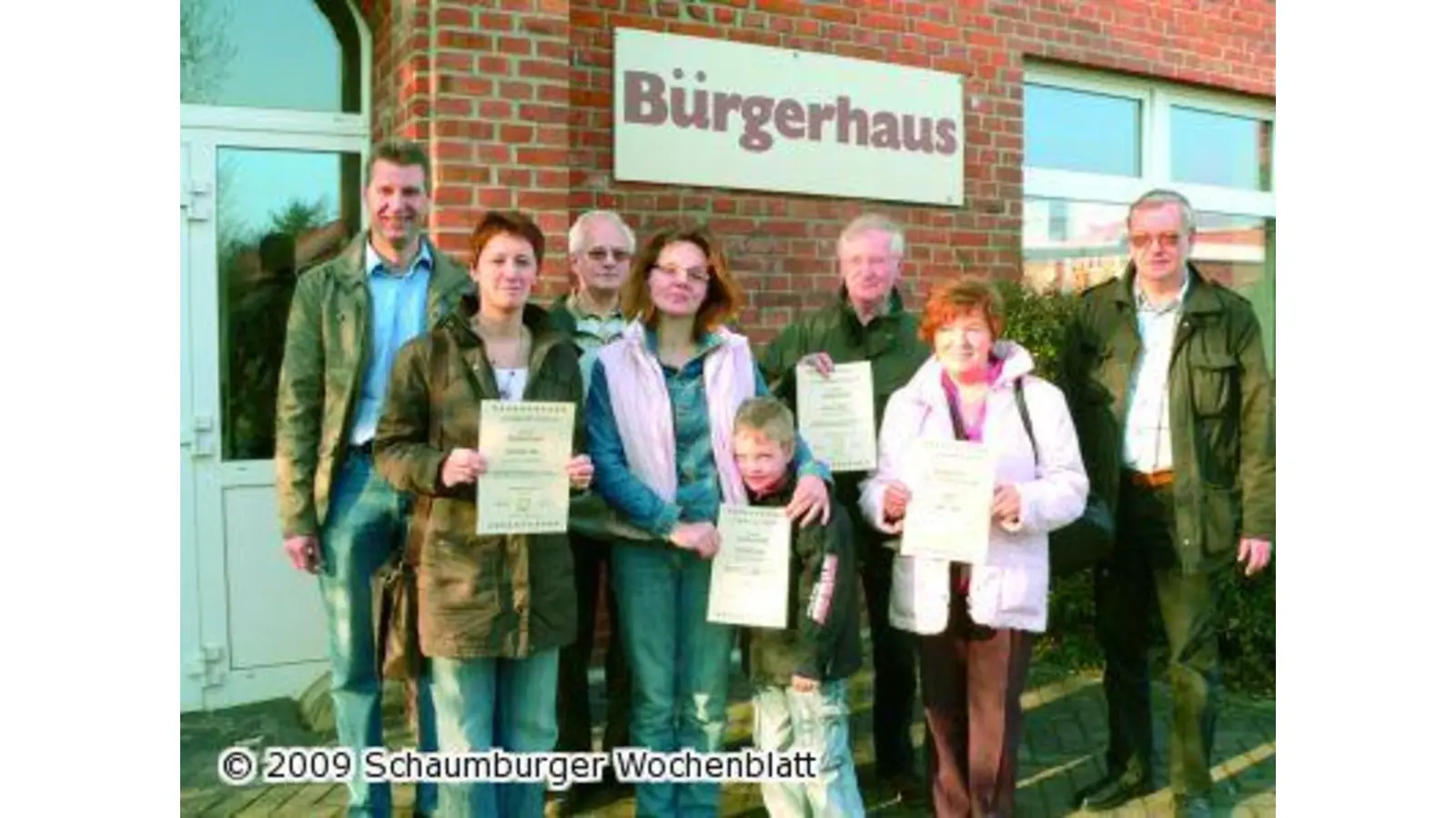 Besucher kennen Bäume im Deister (Foto: al)