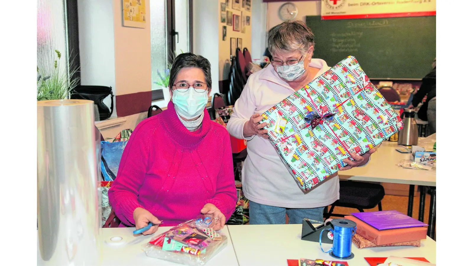 DRK-Ortsverein erfüllt Weihnachtswünsche (Foto: bb)