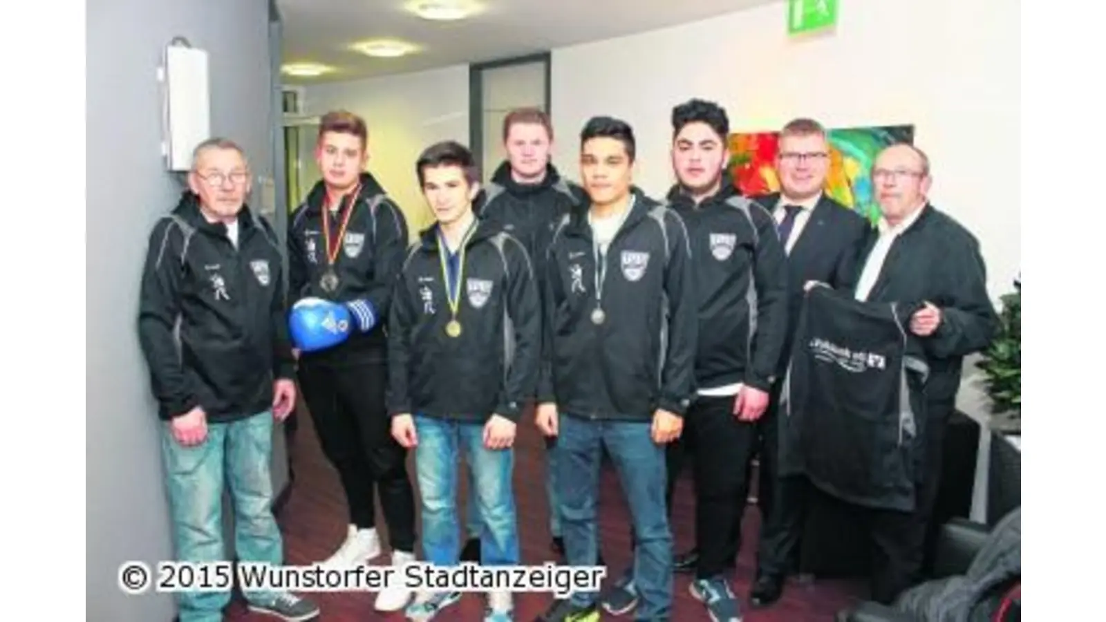 Vor dem Training in die Bank (Foto: tau)