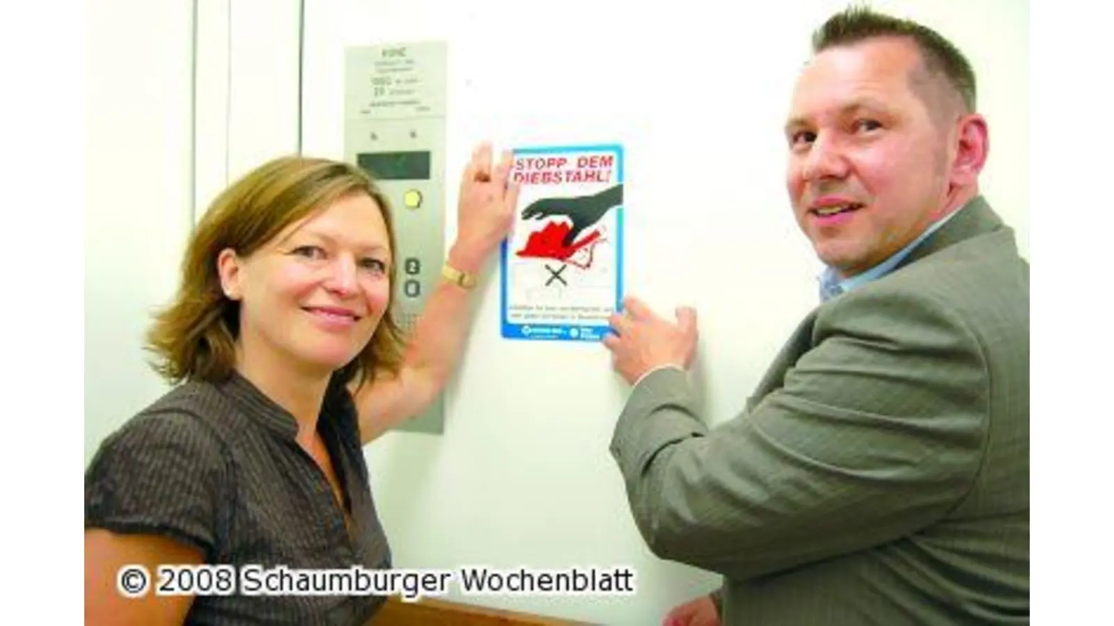 Diebstahlsprävention durch Plakate (Foto: ste)