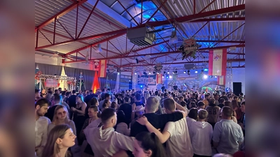 Mega Party im Sägewerk in Lauenau. (Foto: Eggers)