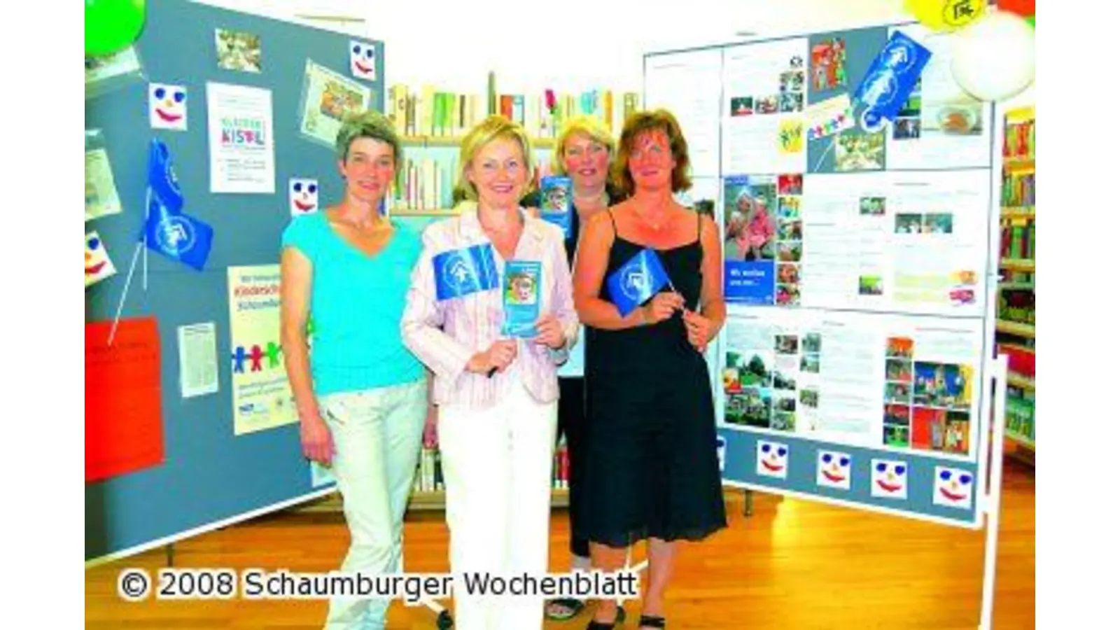 Neue Infotafeln in der Stadtbücherei (Foto: ste)