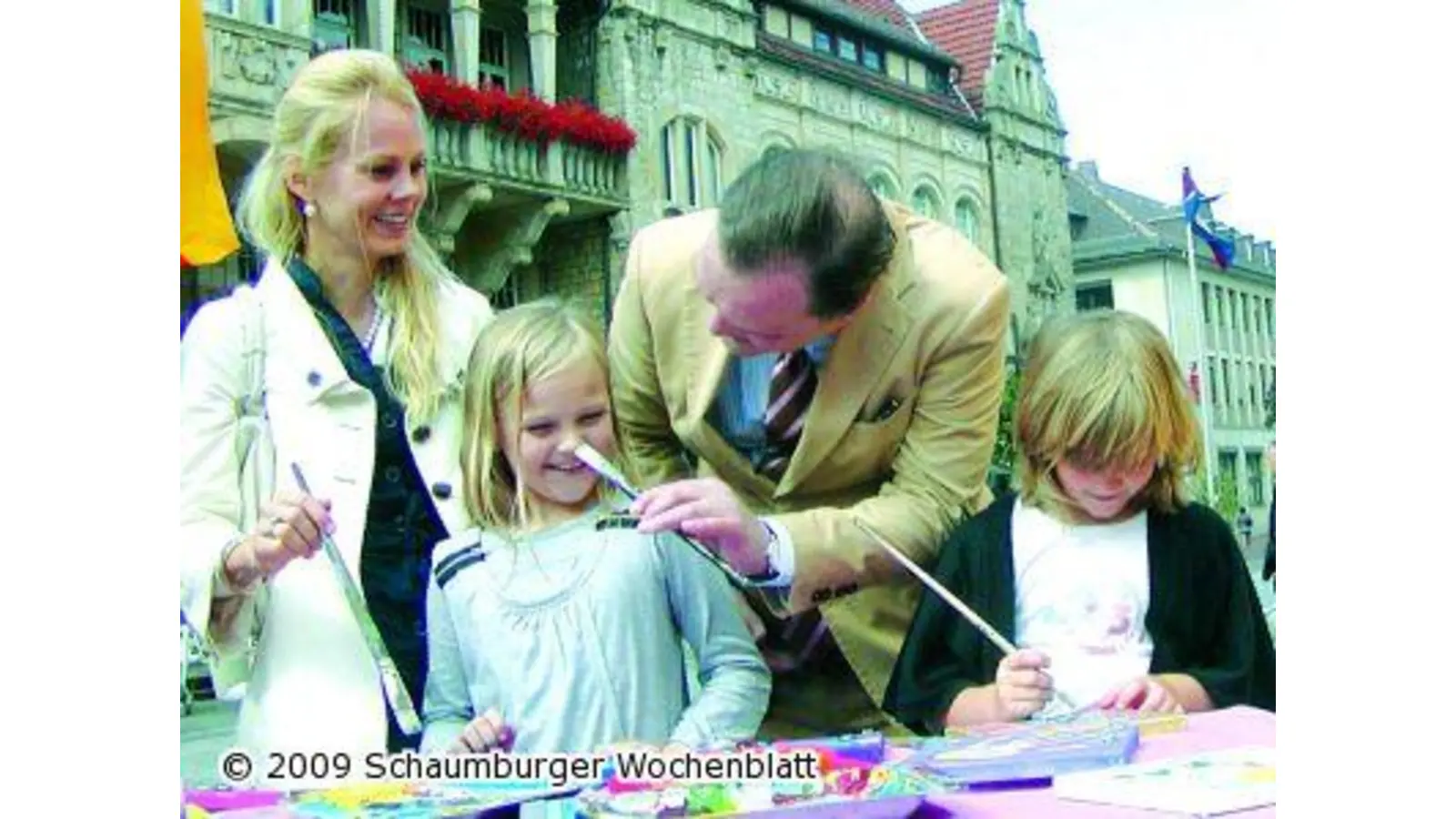 Fürstenpaar eröffnet Kinderfest (Foto: hb)