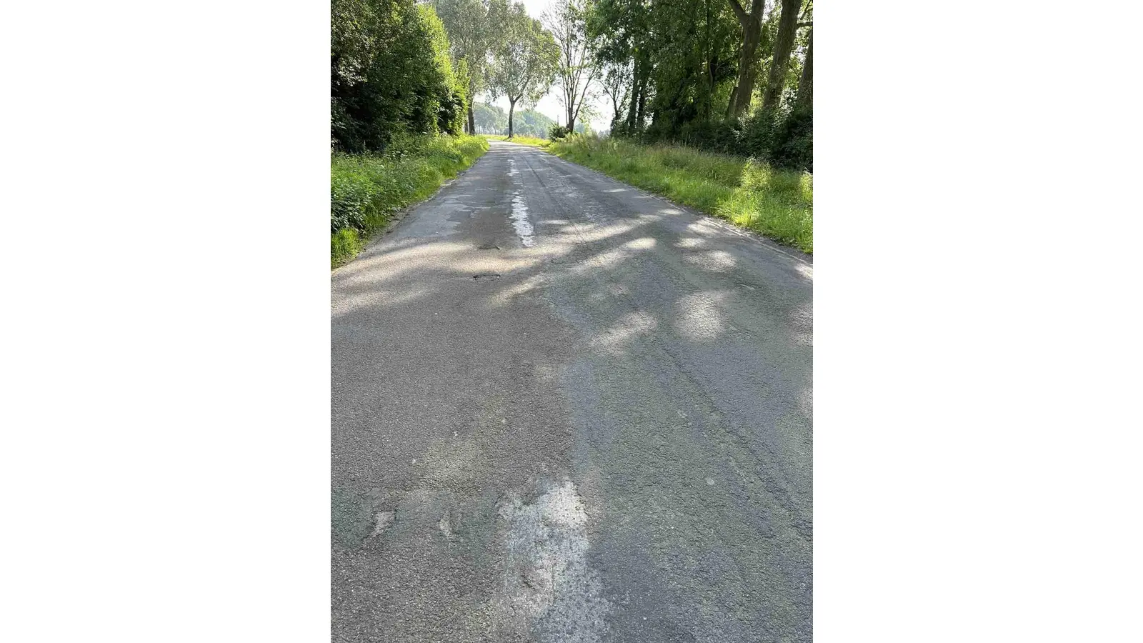 Huckelpisten gibt es im Landkreis zu genügen - einige werden jetzt schneller repariert, da ein Sondervermögen für die Straßen zur Verfügung steht, es bleibt aber noch viel zu tun. (Foto: nd)