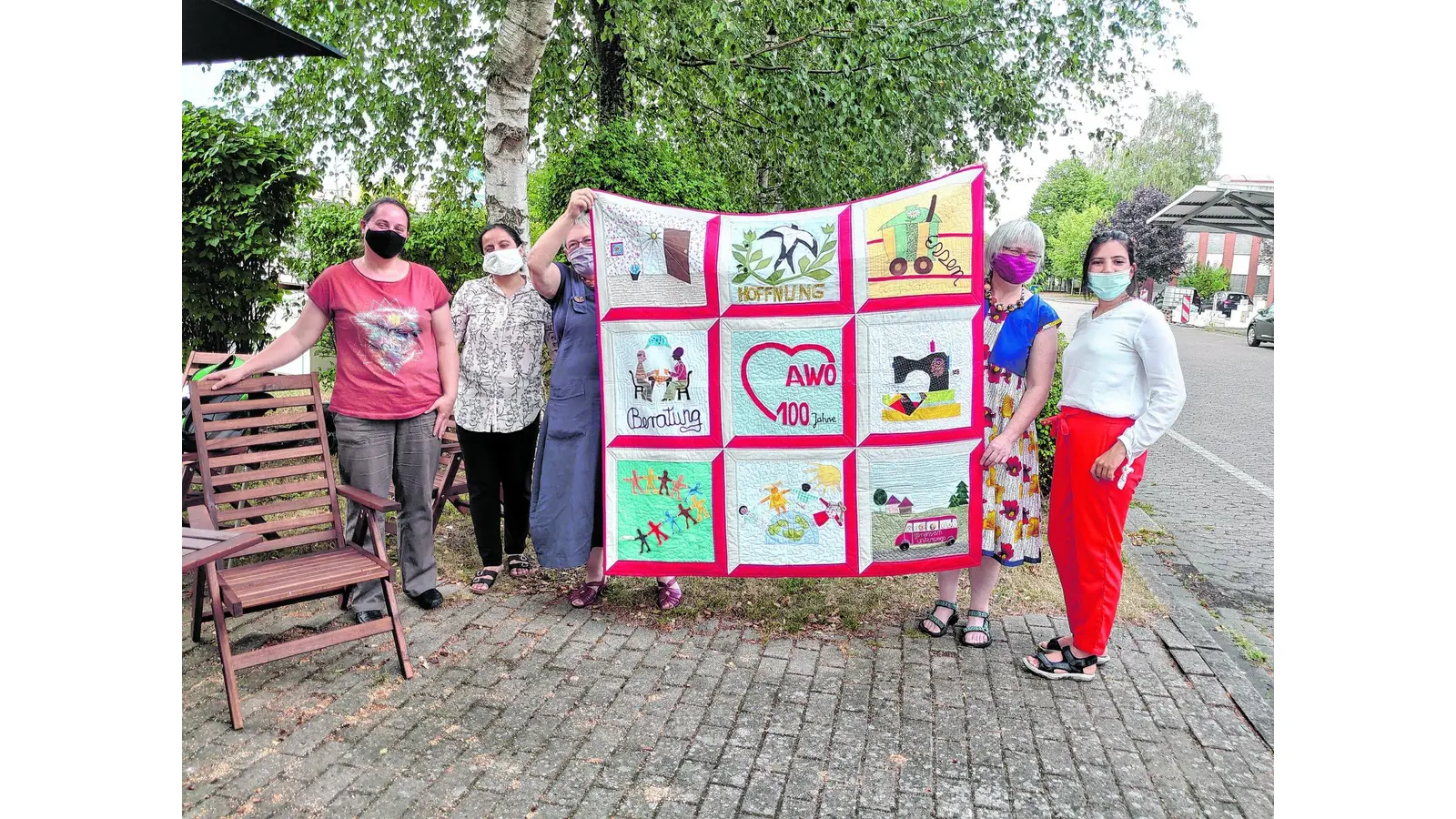 Ein Wandteppich für die AWO (Foto: red)