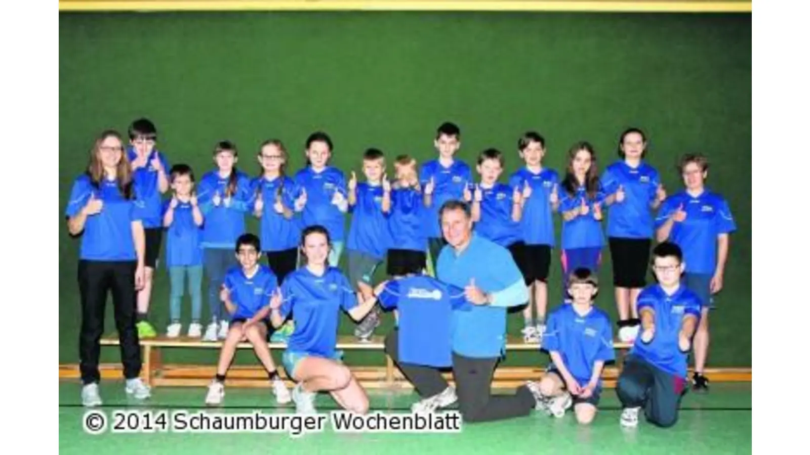 Neue T-Shirts für junge Leichtathleten (Foto: bb)