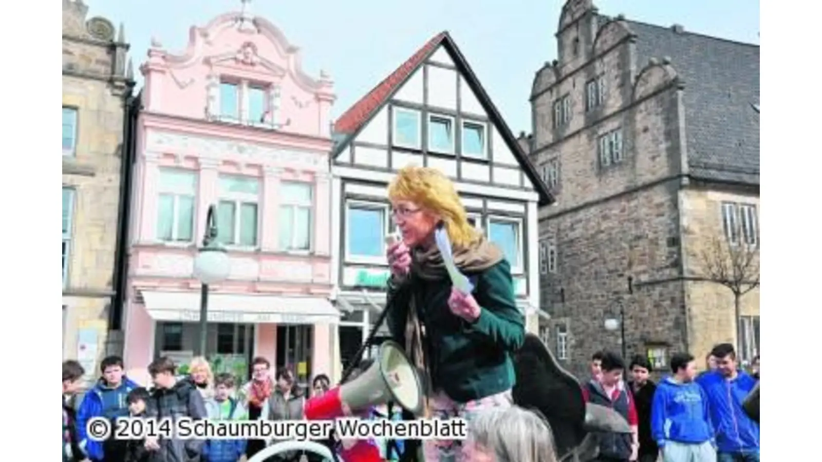 Mit der Flüstertüte gegen Fremdenhass (Foto: nb)