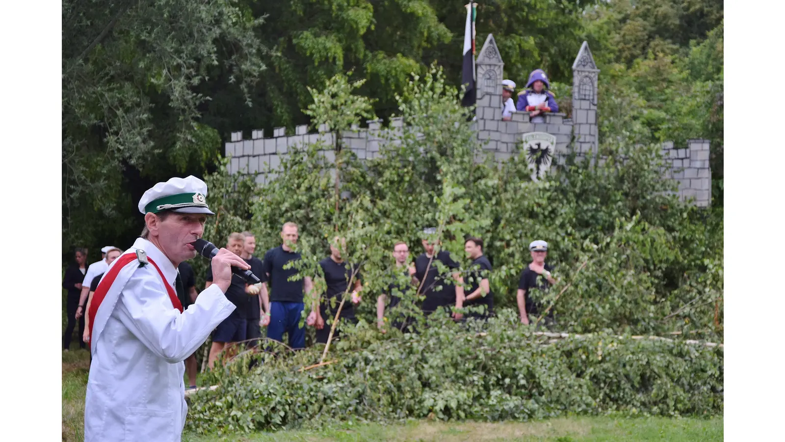 Angriff auf die Burg Napoleons.  (Foto: ste)