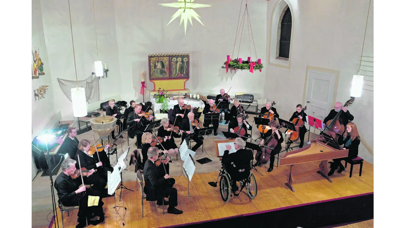 Harmonische Klangwolken ziehen durch die Kirche (Foto: jl)