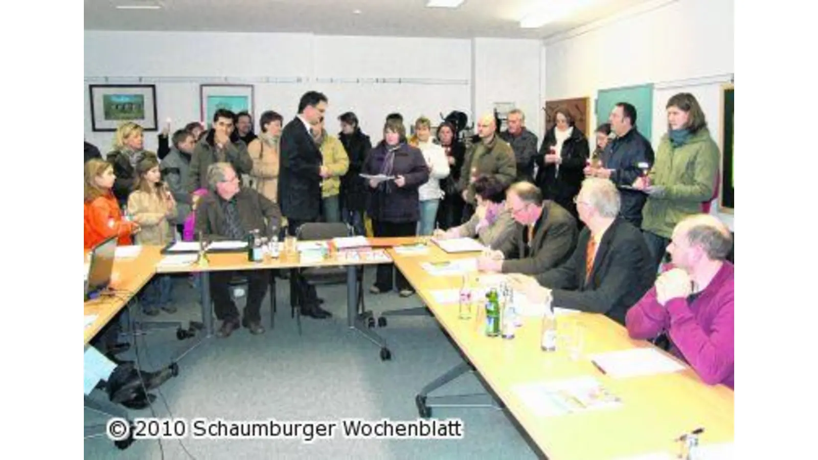 Eltern protestieren gegen eine Gebührenerhöhung (Foto: tt)