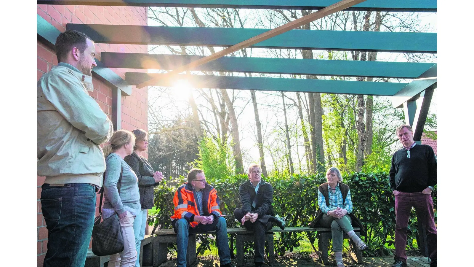 Das Vordach am Backhaus darf bleiben (Foto: jl)