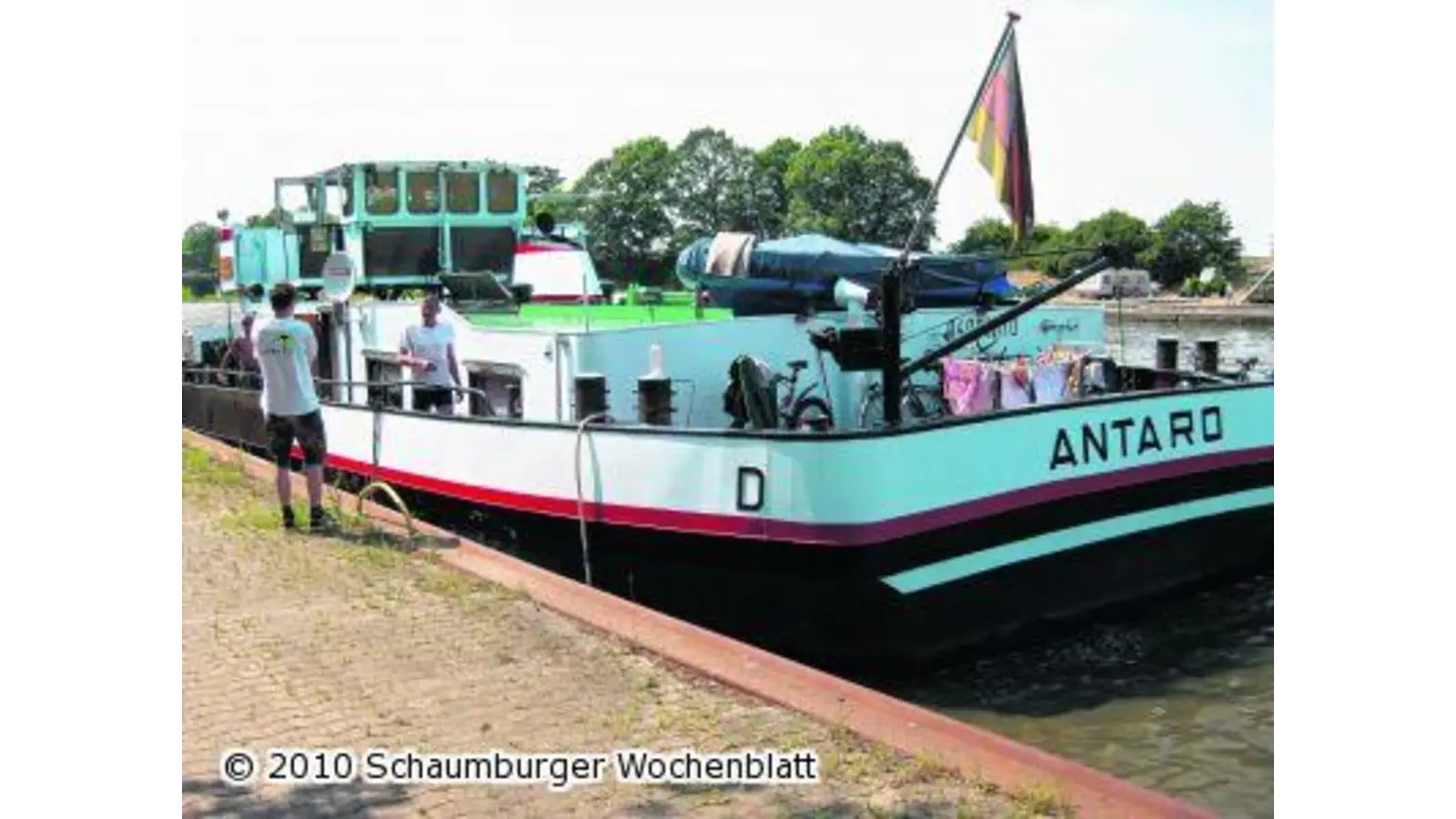 Kleine Schwalbe reist mit dem Frachtschiff an (Foto: em)