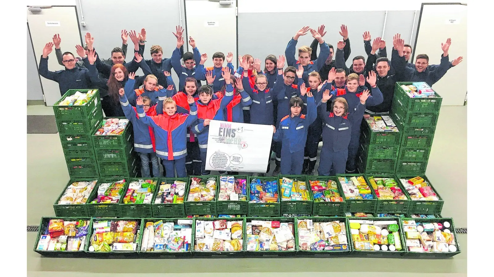 Kistenweise Spenden für die Tafel gesammelt (Foto: bb)