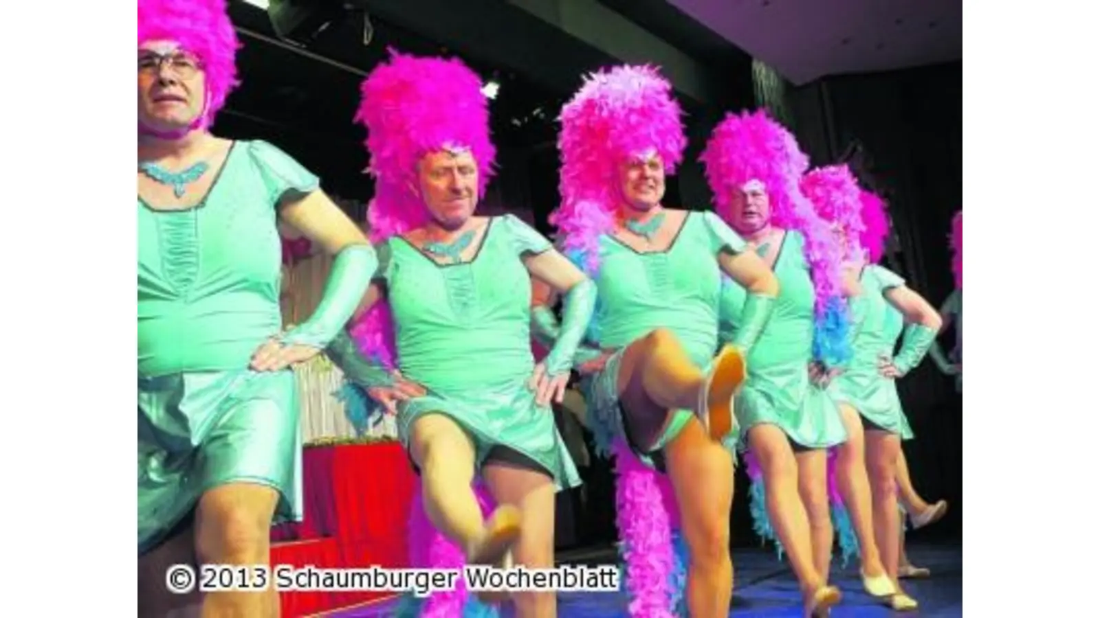 Karnevalistischer Auftakt (Foto: ste)