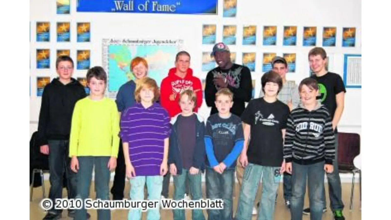 Alberto boxt und der Jugendchor singt (Foto: em)