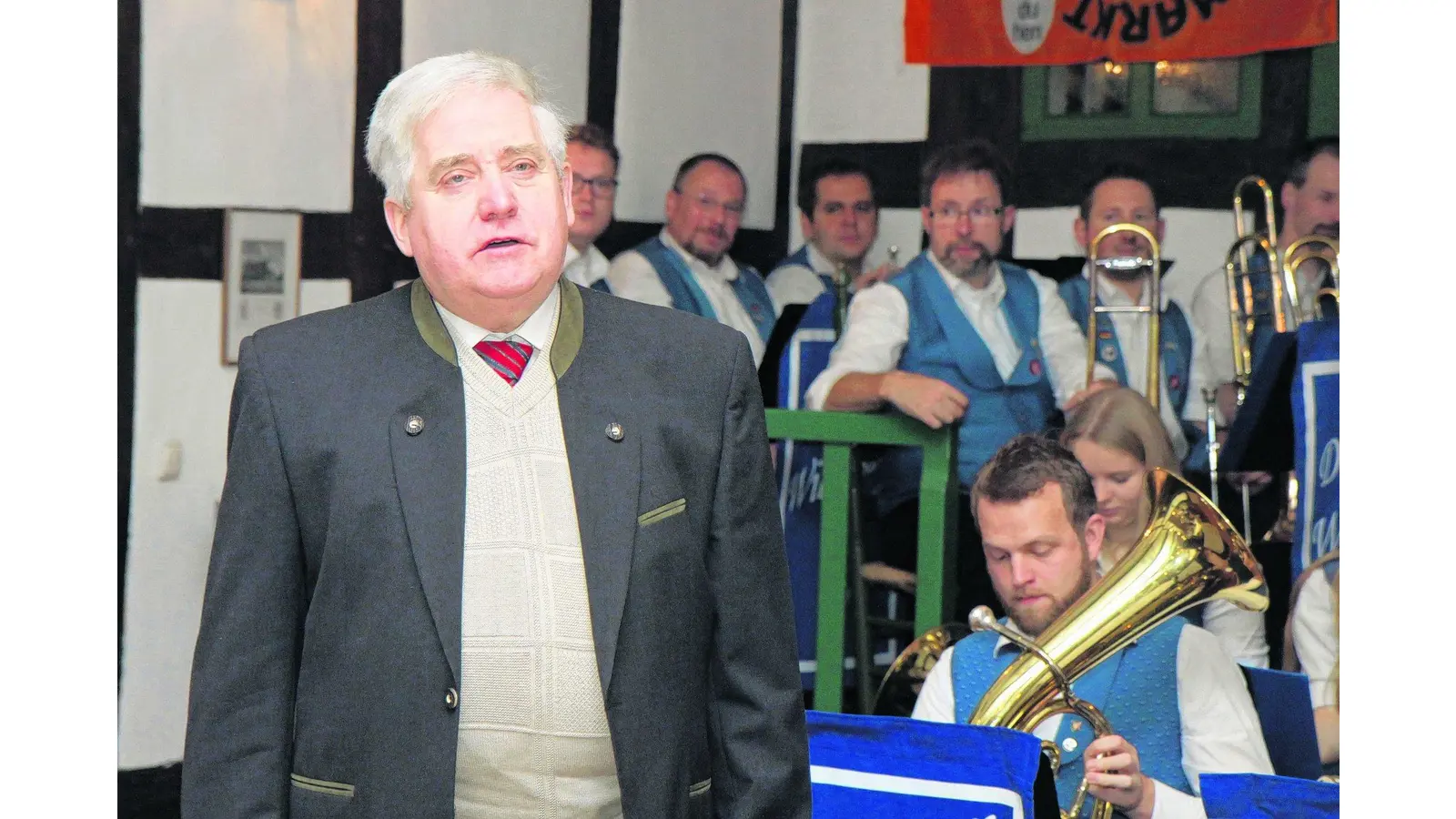 Wilfried Schweer wird Ehrenmarktmeister (Foto: red)