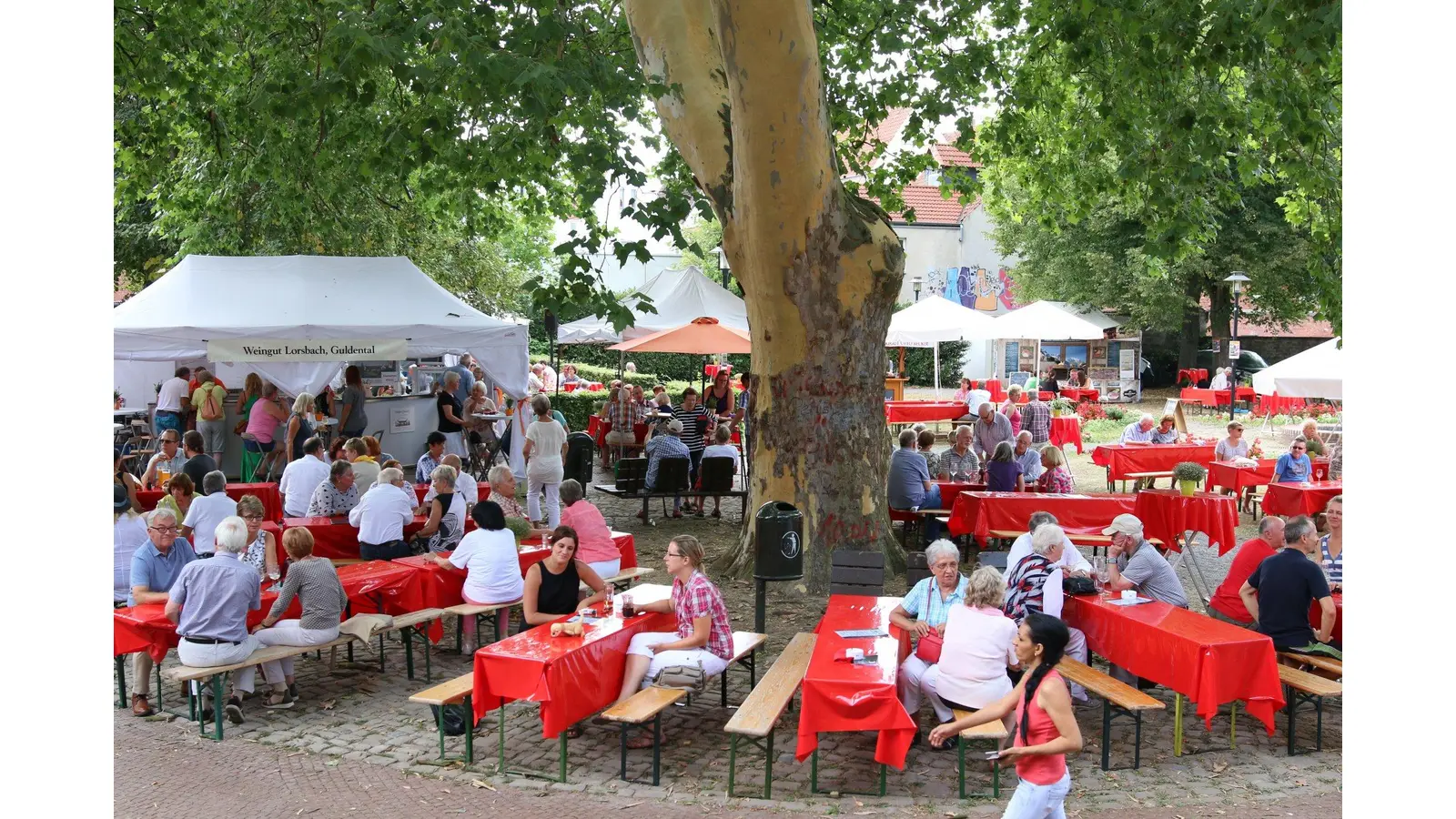 Entspannen und genießen bei Wolfgangs Weinfest (Foto: bb)