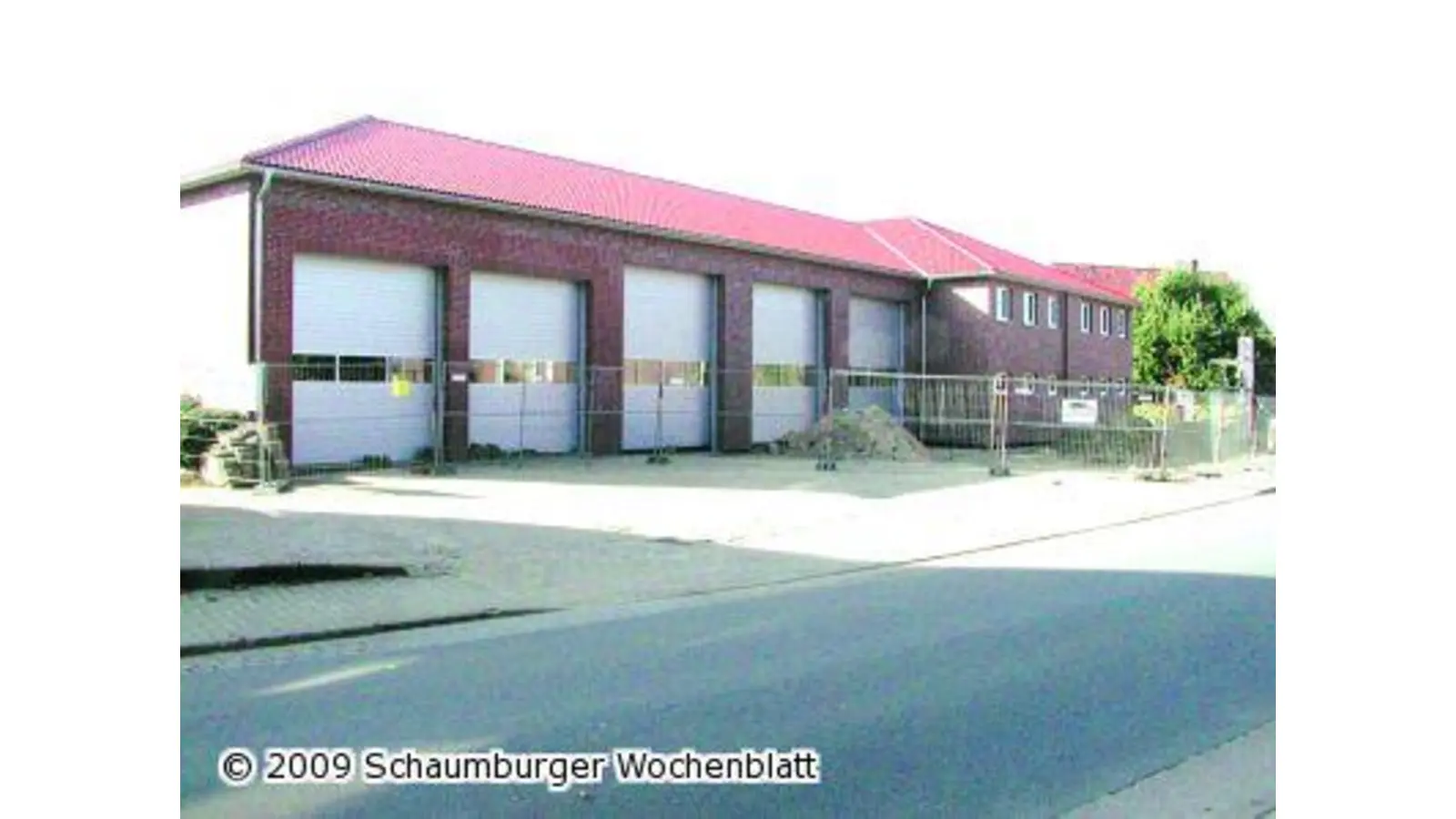 Gerätschaften des Baubetriebshofes finden keinen Platz im neuen Feuerwehrgerätehaus (Foto: red)