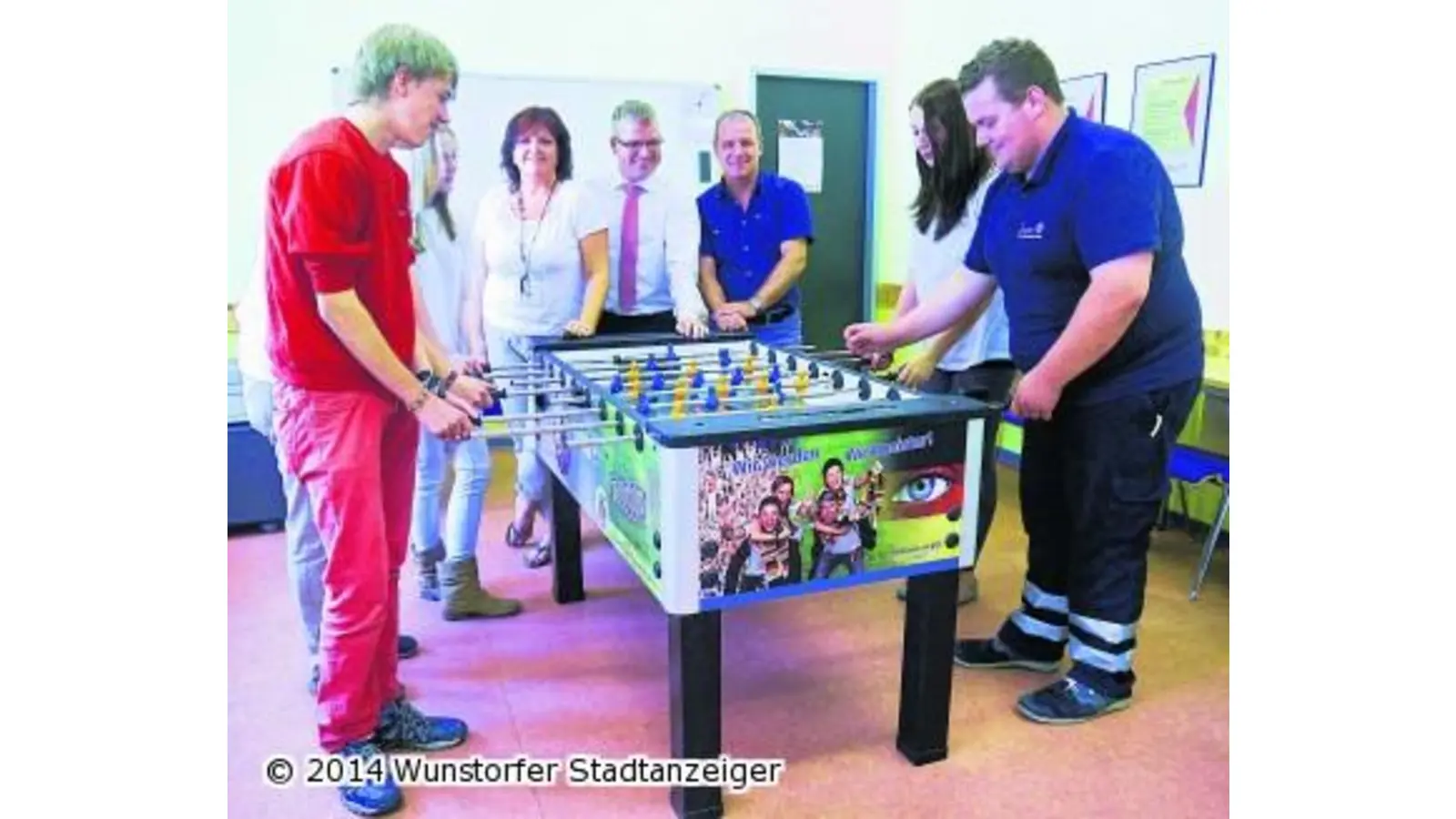 Krökeltisch sorgt für glückliche Gesichter (Foto: tau)