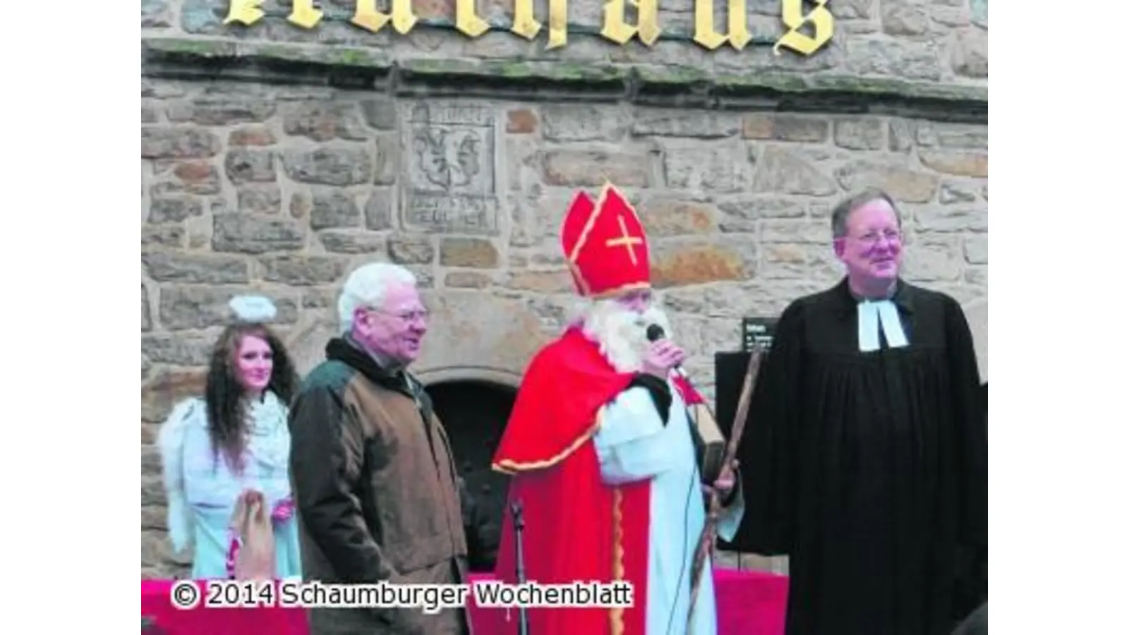 Nikolaus kommt mit Oldtimer (Foto: gi)