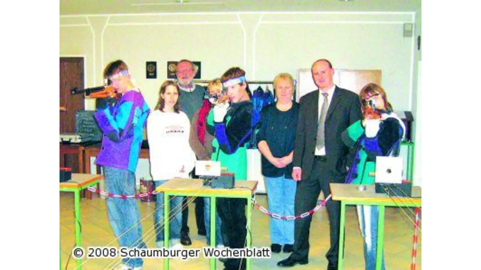 Die Sparkasse fördert Schützen-Jugend (Foto: red)