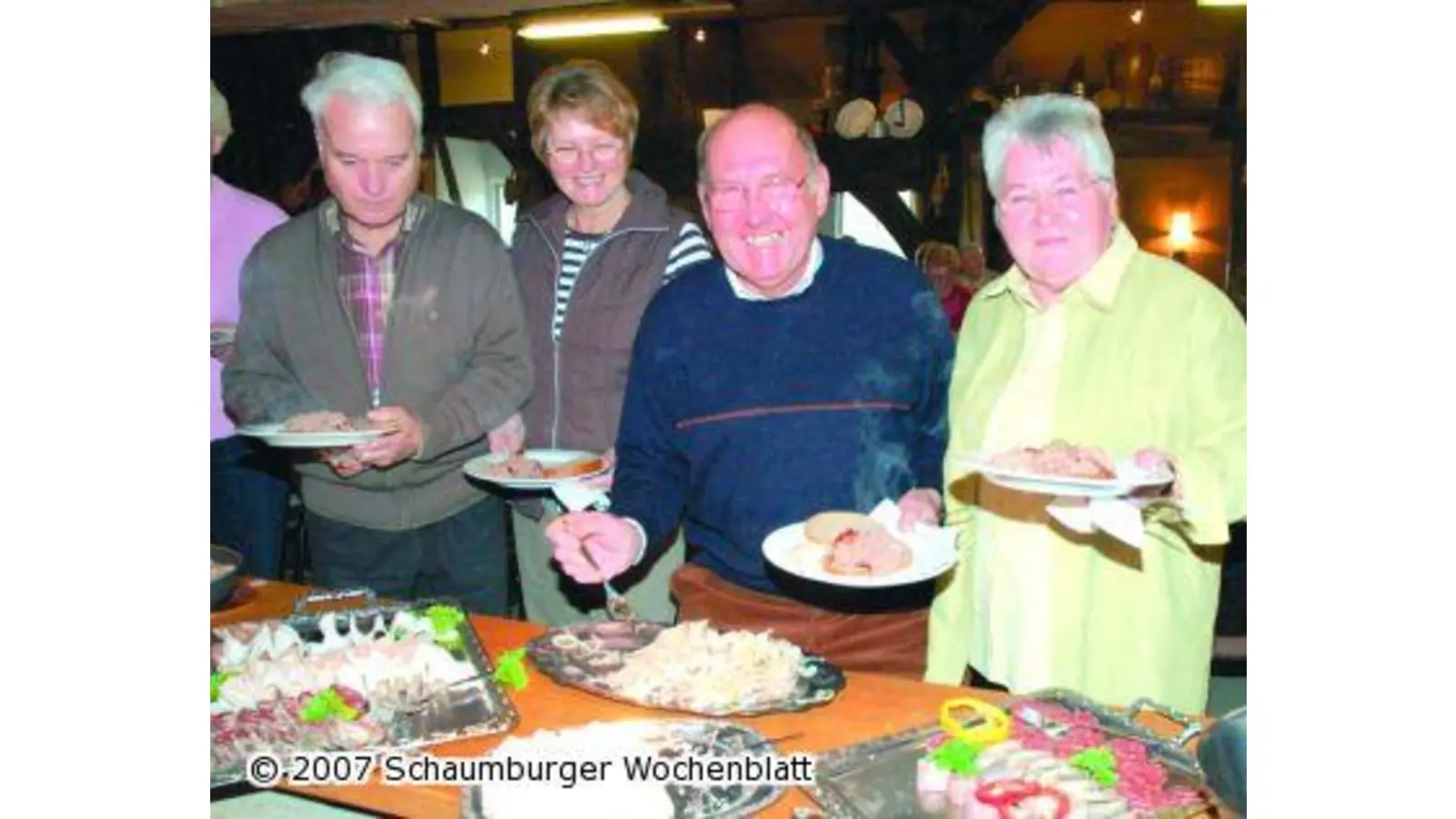 Das traditionelle Schlachtfest sorgt für ein volles Bauernhaus (Foto: wtz)