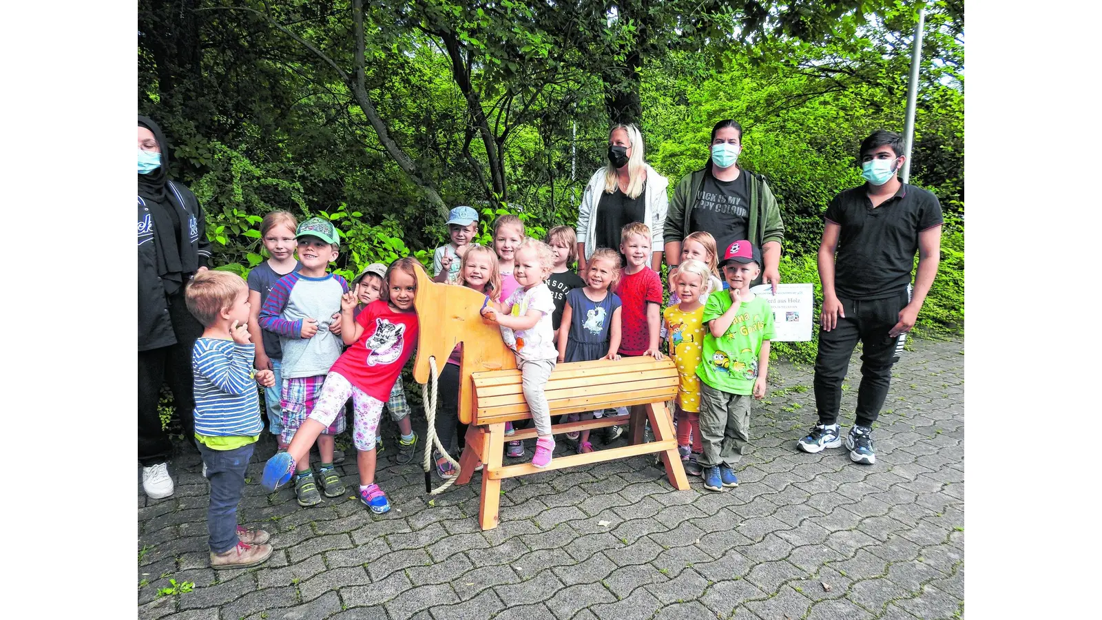 BBS Stadthagen spendet ein hölzernes Voltigierpferd (Foto: red)