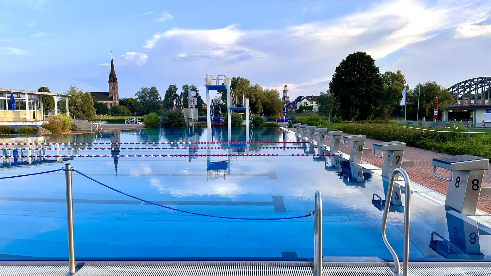 Die Stiftung für Rinteln ermöglicht Kindern und Jugendlichen auf Antrag zehn Mal den Eintritt in das Rintelner Freibad.  (Foto: ste)