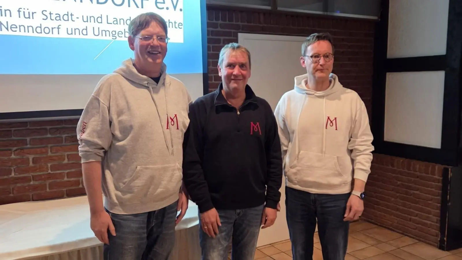 Vorstandsmitglied Lars Walther (li.) der neue Schriftführer Ralf Schröder und Vorsitzender Volker August. (Foto: privat)