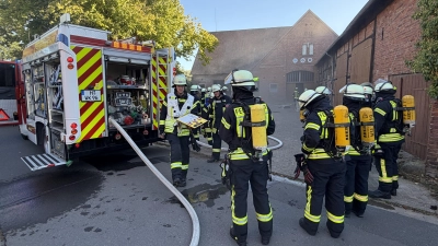 Übungsszenario: In einem stark verrauchten Abrissgebäude gilt es, drei vermisste Personen zu retten. (Foto: Feuerwehr)
