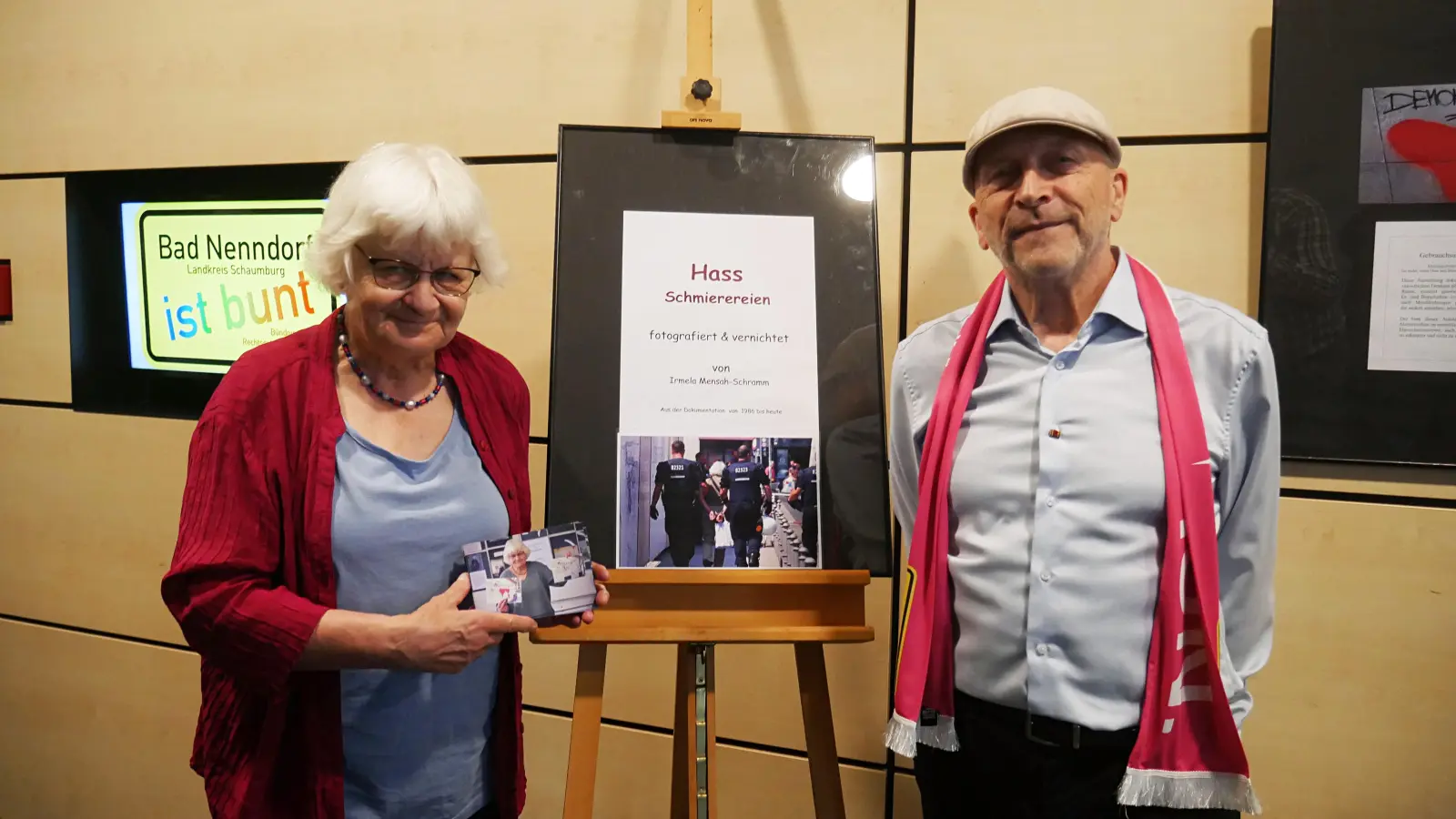 Irmela Mensah-Schramm und Jürgen Uebel, Vorsitzender des Vereins „Bad Nenndorf ist bunt”. (Foto: gk)