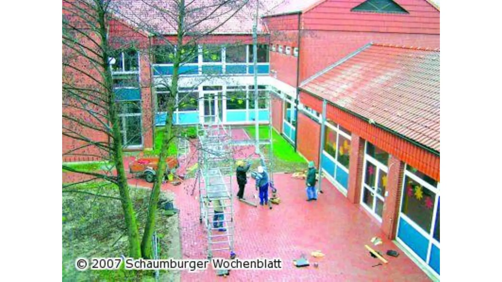 Schutzdach an neuen Bestimmungsort versetzt (Foto: red)